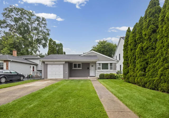 Photo 1 of Single family home for sale at 274 N Highview Ave, Elmhurst, IL 60126 | MLS# 12758636 | Listing updated on 2026-09-14
