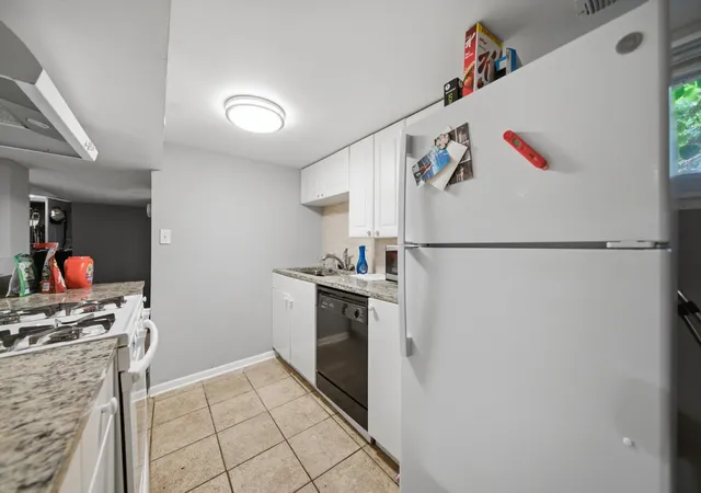 Photo 3 of Sale Pending at 3208 N Seminary Ave, Chicago, IL 60657 | MLS# 12758652 | Listing updated on 2026-10-01