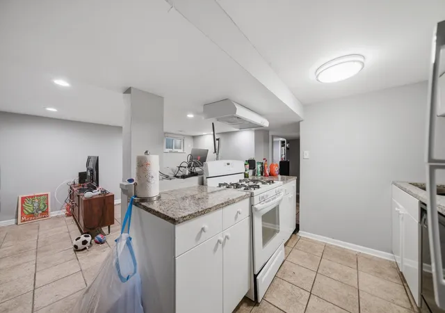 Photo 3 of Sale Pending at 3208 N Seminary Ave, Chicago, IL 60657 | MLS# 12758652 | Listing updated on 2026-10-01