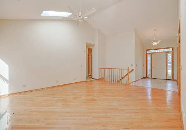Photo 4 of Single family home for sale at 10802 Michigan Dr, Spring Grove, IL 60081 | MLS# 12758660 | Listing updated on 2026-09-23