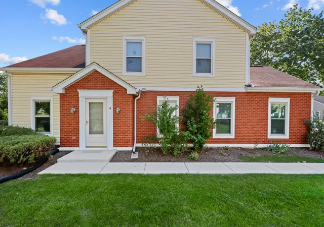 Photo 1 of Townhouse for sale at 4 S Stonington Dr, Palatine, IL 60074 | MLS# 12758670 | Listing updated on 2026-09-20