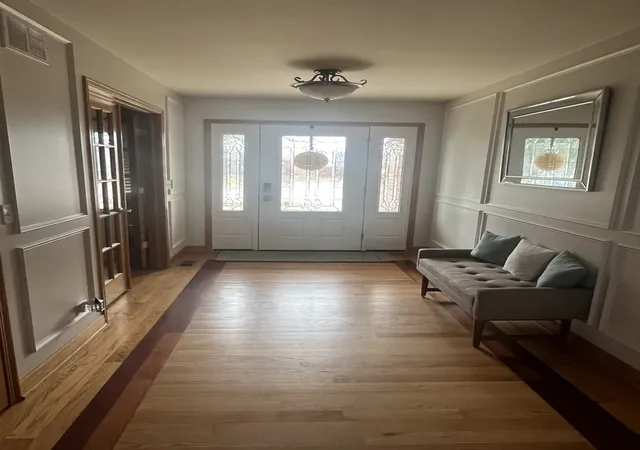Photo 3 of Single family home for sale at 7324 W Braemar Ln, Frankfort, IL 60423 | MLS# 12758672 | Listing updated on 2026-09-21