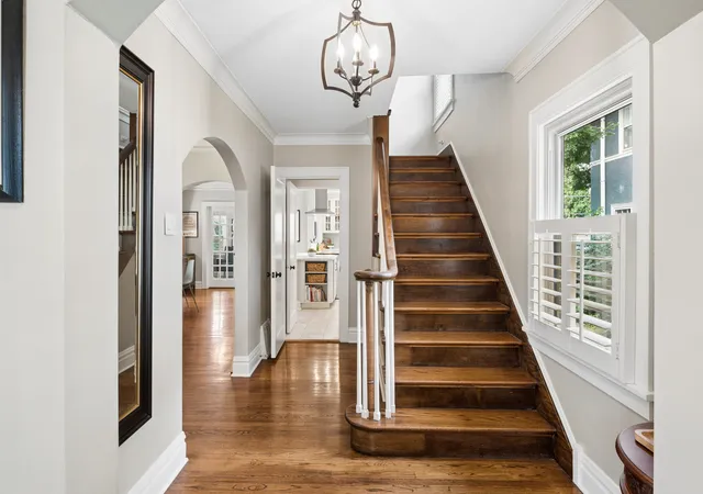 Photo 2 of Single family home for sale at 534 N Stone Ave, La Grange Park, IL 60526 | MLS# 12758694 | Listing updated on 2026-09-30