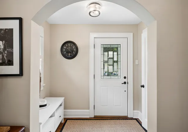 Photo 3 of Single family home for sale at 534 N Stone Ave, La Grange Park, IL 60526 | MLS# 12758694 | Listing updated on 2026-09-30