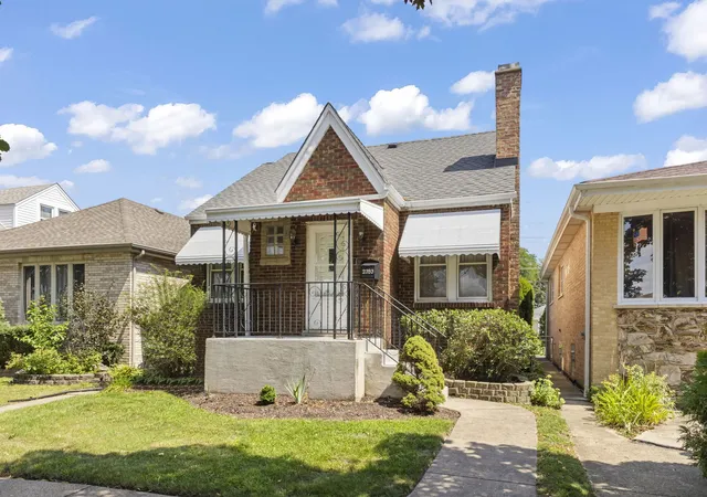 Photo 1 of Single family home for sale at 2353 Hainsworth Ave, North Riverside, IL 60546 | MLS# 12758696 | Listing updated on 2026-09-14