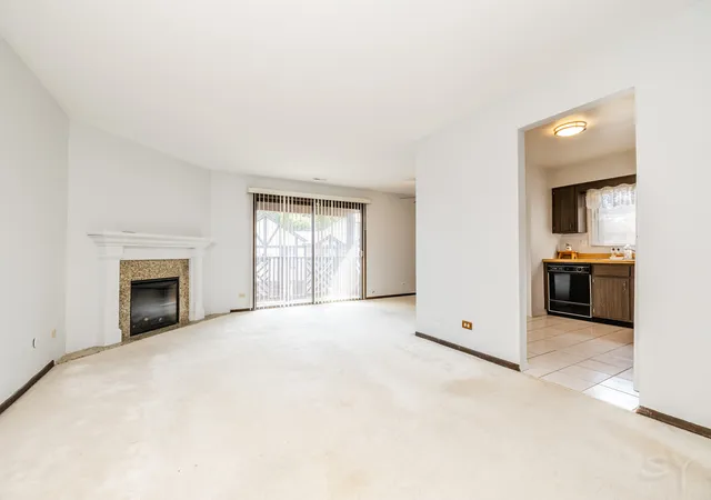 Photo 3 of Condo for sale at 1717 Lakecliffe Dr #C, Wheaton, IL 60189 | MLS# 12758699 | Listing updated on 2026-09-26