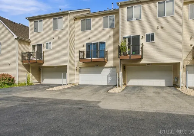 Photo 3 of Townhouse for sale at 14642 Paul Revere Ln, Plainfield, IL 60544 | MLS# 12758707 | Listing updated on 2026-09-24