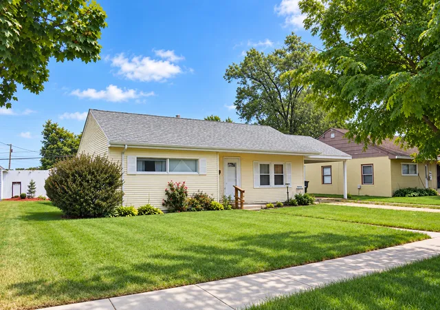 Photo 2 of Single family home for sale at 1110 Douglas Dr, Sterling, IL 61081 | MLS# 12758713 | Listing updated on 2026-09-14