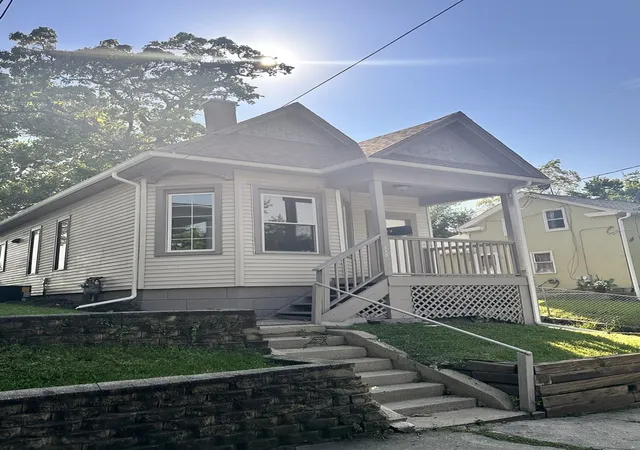 Photo 1 of Single family home for sale at 315 Flagg St, Aurora, IL 60505 | MLS# 12758717 | Listing updated on 2026-09-28
