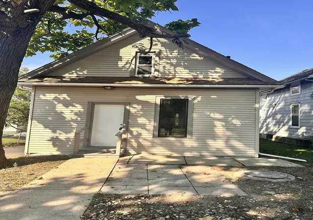 Photo 3 of Single family home for sale at 315 Flagg St, Aurora, IL 60505 | MLS# 12758717 | Listing updated on 2026-09-28