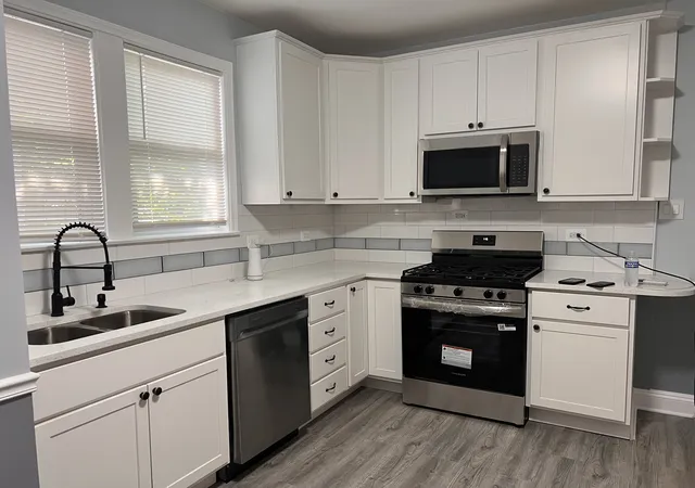 Photo 4 of Single family home for sale at 8340 S Paxton Ave, Chicago, IL 60617 | MLS# 12758726 | Listing updated on 2026-09-16