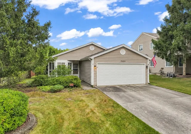 Photo 1 of Single family home for sale at 1132 Evergreen Dr, Carol Stream, IL 60188 | MLS# 12758730 | Listing updated on 2026-09-23