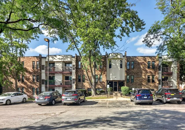 Photo 1 of Condo for sale at 2212 Country Clb Dr #21, Woodridge, IL 60517 | MLS# 12758734 | Listing updated on 2026-09-16