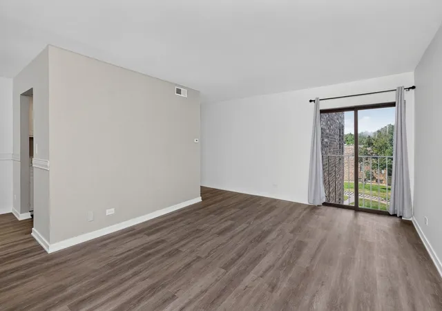 Photo 2 of Condo for sale at 2212 Country Clb Dr #21, Woodridge, IL 60517 | MLS# 12758734 | Listing updated on 2026-09-16
