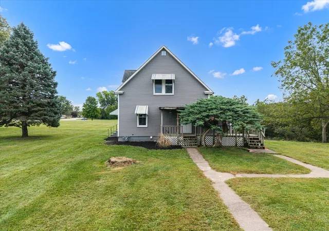 Photo 3 of Single family home for sale at 8850 Ridgewood Rd, Rock Island, IL 61201 | MLS# 12758735 | Listing updated on 2026-09-17