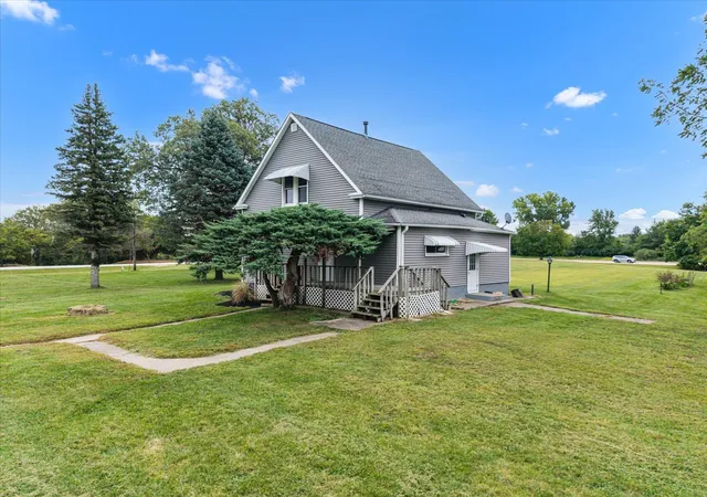 Photo 3 of Single family home for sale at 8850 Ridgewood Rd, Rock Island, IL 61201 | MLS# 12758735 | Listing updated on 2026-09-17
