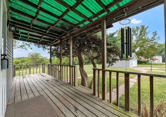Photo 4 of Single family home for sale at 8850 Ridgewood Rd, Rock Island, IL 61201 | MLS# 12758735 | Listing updated on 2026-09-17