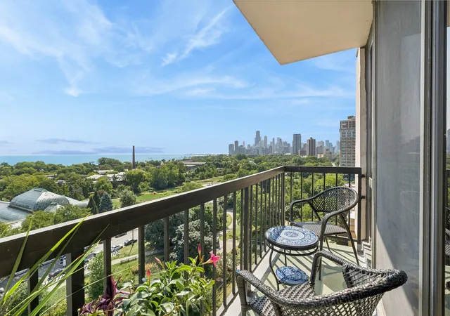 Photo 2 of Condo for sale at 2314 N Lincoln Park W #11S, Chicago, IL 60614 | MLS# 12758736 | Listing updated on 2026-10-12