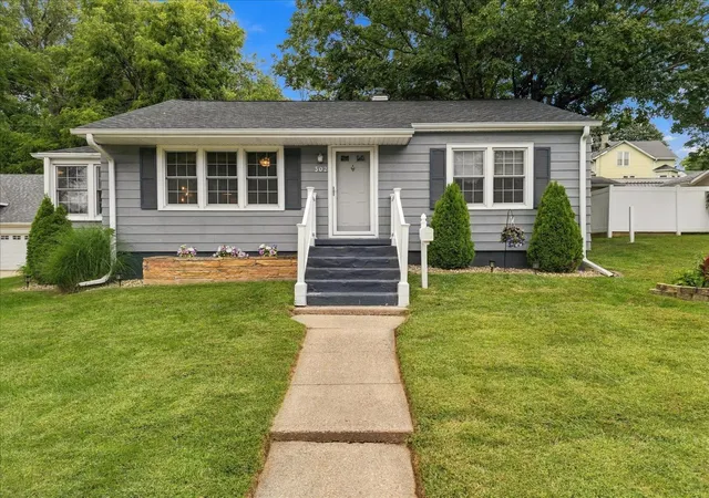 Photo 3 of Sale Pending at 302 Towne St, Morrison, IL 61270 | MLS# 12758743 | Listing updated on 2026-09-24