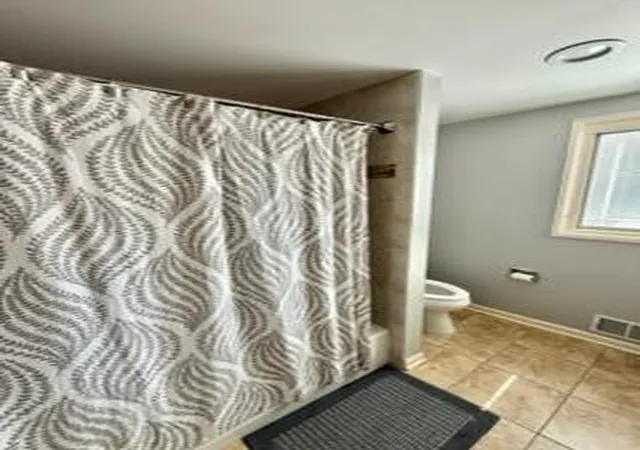 Photo 4 of Single family home for sale at 1622 S Surrey Ridge Dr, Arlington Heights, IL 60005 | MLS# 12758746 | Listing updated on 2026-09-16