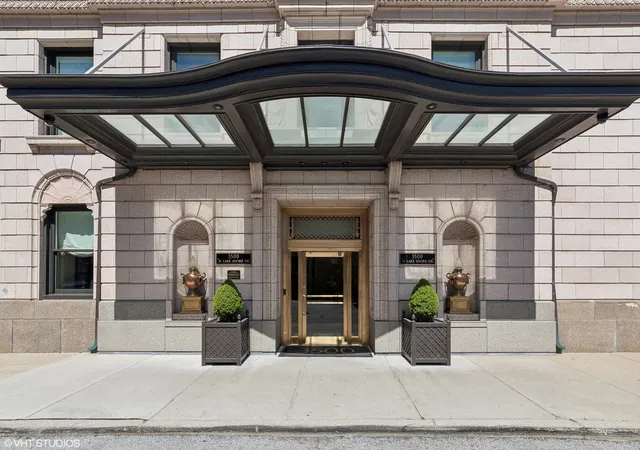 Listing Photo 3 - Condo for sale in building located at 3500 N Lake Shore Dr, Chicago, IL 60657 - Unit #11C