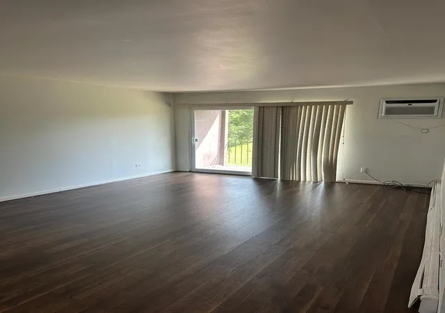 Photo 4 of Condo for sale at 735 Heritage Dr #10204, Hoffman Estates, IL 60169 | MLS# 12758764 | Listing updated on 2026-09-19