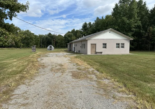 Photo 3 of Sale Pending at 348 State Rte 37 Route, Kell, IL 62853 | MLS# 12758765 | Listing updated on 2026-09-24