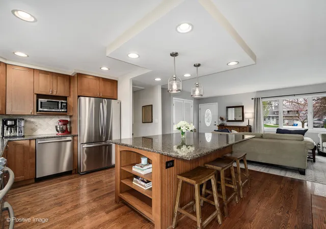 Photo 3 of Single family home for sale at 6006 Osage Ave, Downers Grove, IL 60516 | MLS# 12758769 | Listing updated on 2026-09-23