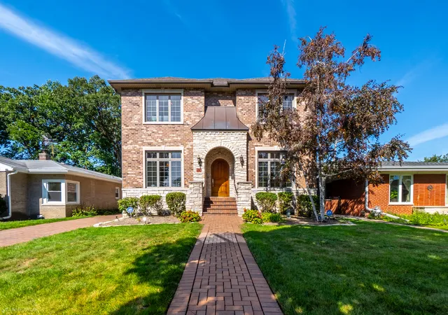 Photo 1 of Single family home for sale at 824 Shibley Ave, Park Ridge, IL 60068 | MLS# 12758787 | Listing updated on 2026-10-20