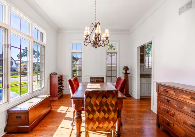 Photo 3 of Single family home for sale at 824 Shibley Ave, Park Ridge, IL 60068 | MLS# 12758787 | Listing updated on 2026-10-20
