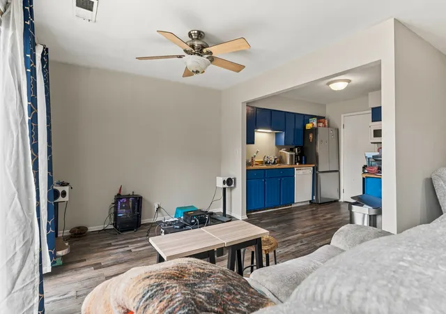 Listing Photo 5 - Condo for sale in building located at 5116 Coventry Ln, Gurnee, IL 60031 - Unit #5116