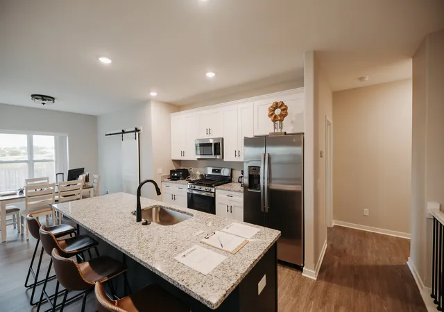 Listing Photo 5 - Condo for sale in building located at 742 Anjali Ct, Sycamore, IL 60178 - Unit #L