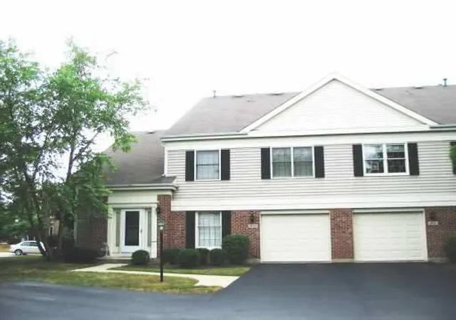 Photo 1 of Townhouse for sale at 1933 N Charter Point Dr, Arlington Heights, IL 60004 | MLS# 12758795 | Listing updated on 2026-09-21