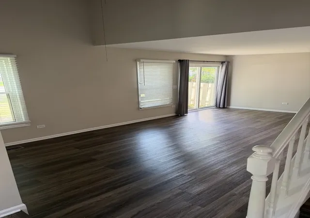 Photo 2 of Townhouse for sale at 1933 N Charter Point Dr, Arlington Heights, IL 60004 | MLS# 12758795 | Listing updated on 2026-09-21