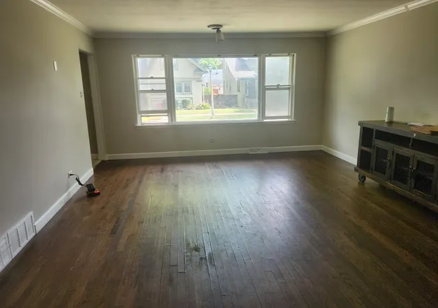 Photo 3 of Single family home for sale at 941 N Lombard Ave, Oak Park, IL 60302 | MLS# 12758798 | Listing updated on 2026-09-25