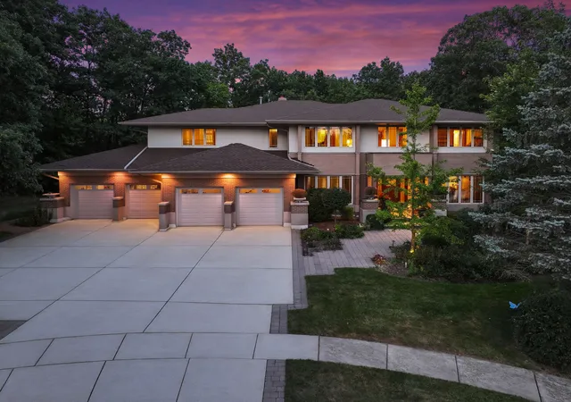 Single family home for sale at 13001 Ravine Dr, Lemont, IL 60439 | MLS# 12758807