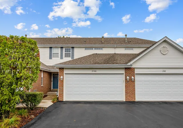 Photo 2 of Townhouse for sale at 2740 Foxwood Dr #2740, New Lenox, IL 60451 | MLS# 12758820 | Listing updated on 2026-10-05