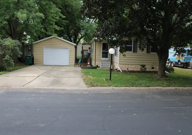 Photo 1 of Manufactured home for sale at 92 Oak Ave, Sandwich, IL 60548 | MLS# 12758825 | Listing updated on 2026-10-02