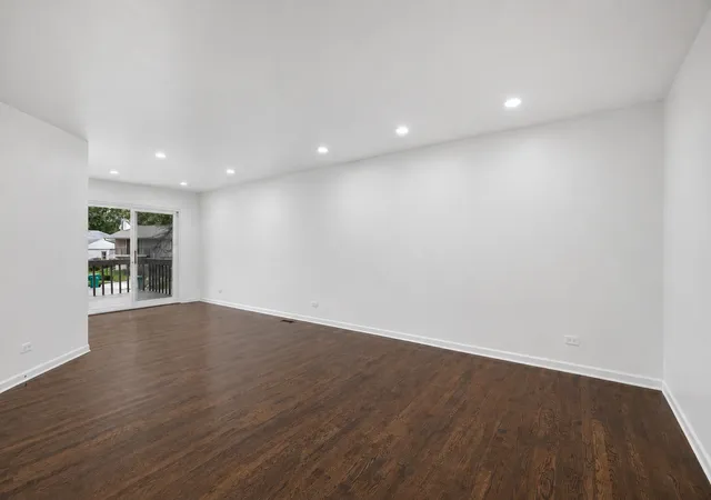 Photo 4 of Single family home for sale at 669 White Pine Rd, Buffalo Grove, IL 60089 | MLS# 12758839 | Listing updated on 2026-09-16
