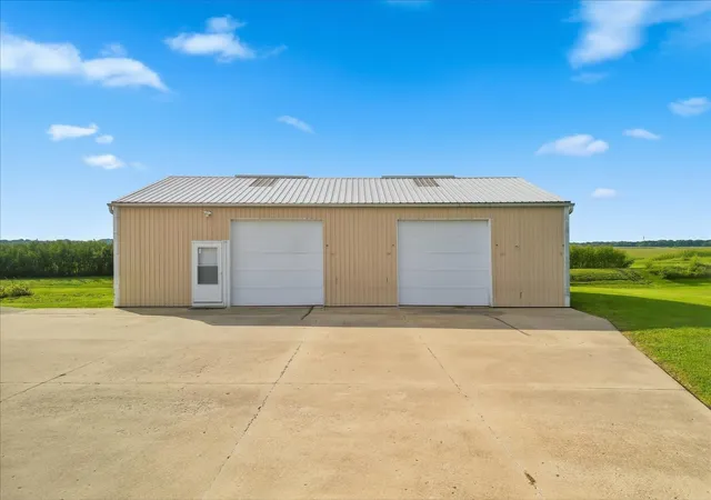 Photo 4 of Single family home for sale at 15661 Moline Rd, Lyndon, IL 61261 | MLS# 12758847 | Listing updated on 2026-09-21