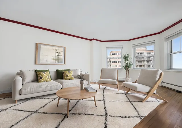 Photo 4 of Condo for sale at 5555 N Sheridan Rd #1612, Chicago, IL 60640 | MLS# 12758853 | Listing updated on 2026-09-16