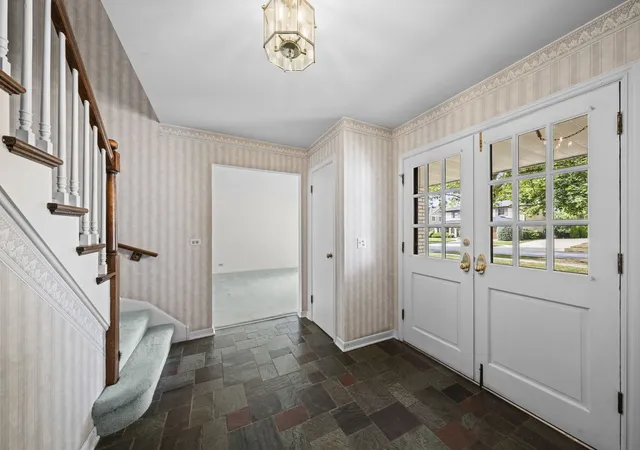 Photo 3 of Single family home for sale at 705 S Kennicott Ave, Arlington Heights, IL 60005 | MLS# 12758856 | Listing updated on 2026-09-22