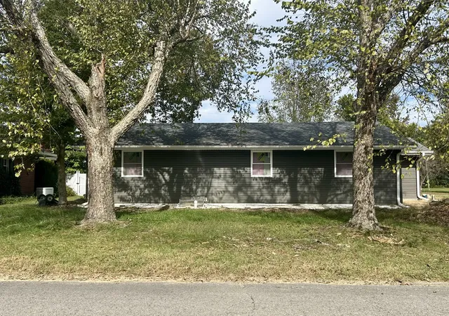Photo 1 of Single family home for sale at 207 Baker Dr, Metropolis, IL 62960 | MLS# 12758857 | Listing updated on 2026-10-07