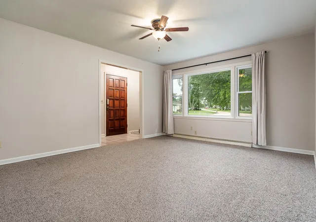 Photo 3 of Single family home for sale at 102 Bunn Dr, Rockton, IL 61072 | MLS# 12758868 | Listing updated on 2026-09-22