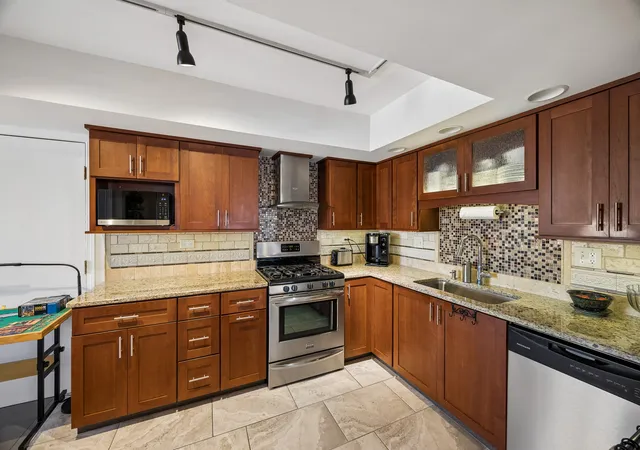 Photo 4 of Condo for sale at 8350 W Addison St #301, Chicago, IL 60634 | MLS# 12758871 | Listing updated on 2026-09-30