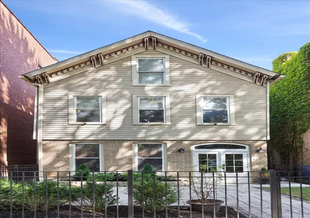 Multi family home for sale at 828 W Lill Ave, Chicago, IL 60614 | MLS# 12758878