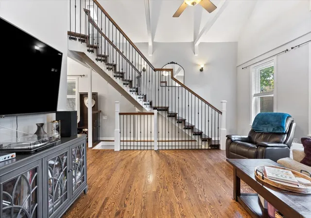 Photo 3 of House for sale at 828 W Lill Ave, Chicago, IL 60614 | MLS# 12758878 | Listing updated on 2026-09-29
