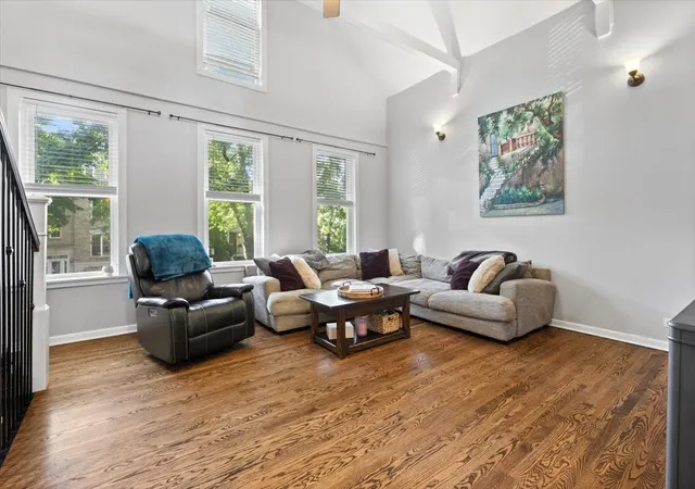 Photo 4 of House for sale at 828 W Lill Ave, Chicago, IL 60614 | MLS# 12758878 | Listing updated on 2026-09-29