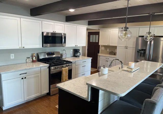 Photo 4 of Single family home for sale at 1045 Lakeshore Dr N, Goreville, IL 62939 | MLS# 12758899 | Listing updated on 2026-09-21