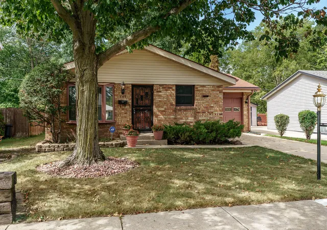 Photo 2 of Sale Pending at 2303 Lucille St, Rockford, IL 61104 | MLS# 12758901 | Listing updated on 2026-09-19